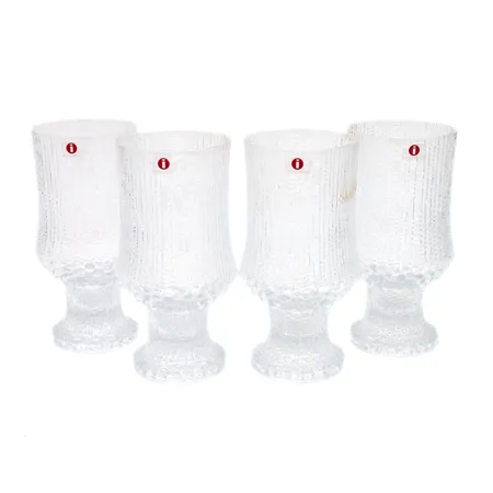 Neljä jalallista olutlasia Iittala, Ultima Thule, korkeus 15cm