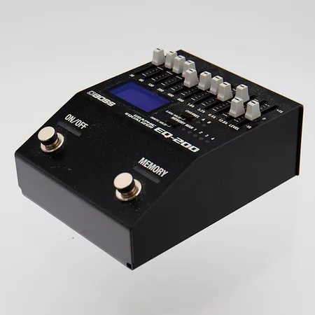 Taajuuskorjainpedaali Boss EQ-200 Graphic EQ, ohjeet ja laatikko
