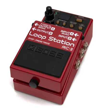 Efektipedaali Boss Loop Station  ja  Joyo virtalähde Paino: 0 g