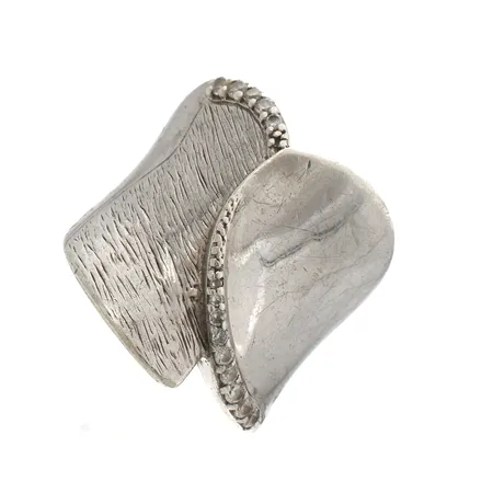 Kivisormus, naarmuja, koko 19½, 925br,  Paino: 14,3 g