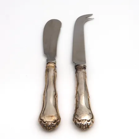 Juustoveitsi ja voiveitsi, Chippendale, pituus 185-195mm, 813br,  Paino: 139,5 g