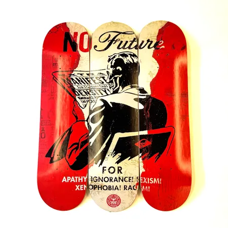 Taideteos "No Future" Limited Edition, 207/450, design Shepard Fairey x The Skateroom, mitat 80cm x 60cm, kolmiosainen. Paino: 0 g