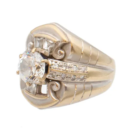 Viallinen kivisormus, 750br valkokultaa, Paino: 14,6 g