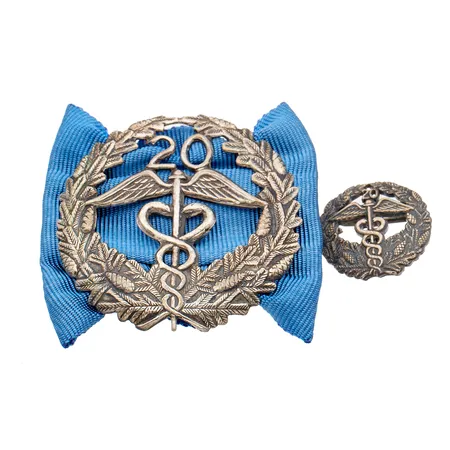 Keskuskauppakamarin ansiomerkki ja pinssi 20 vuotta, 830br, Paino: 8,9 g