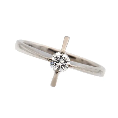 Timanttisormus 1xn.0.18ct, koko 16½, 750 valkokulta,  Paino: 2,7 g
