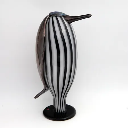Lasilintu Hovimestari,  signeeraus O.Toikka Iittala 2014, 1345/2000. korkeus 27cm