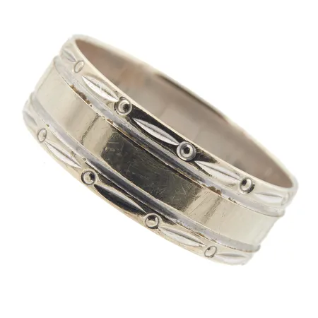 Kuvioitu sormus, kaiverrettu, koko 16¾, valkokulta, 585, Paino: 2,4 g