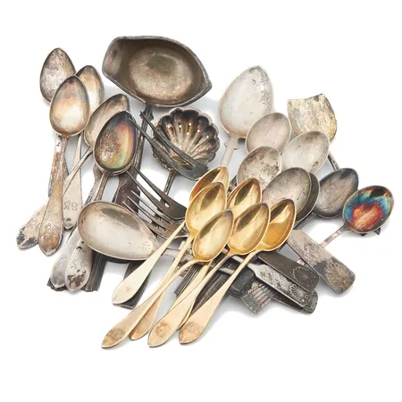 Pöytähopeaa, kaiverrettuja, 813-916,  Paino: 377,2 g