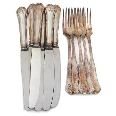 Kuusi ruokaveistä ja -haarukkaa, pituus 180-220mm, kaiverrettuja, 830br, Paino: 535,3 g