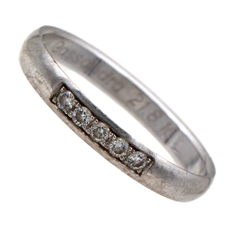 Timanttisormus 5xn.0.02ct, kaiverrettu, koko 18¼, Kultajousi Oy, 585 valkokulta, Paino: 2 g