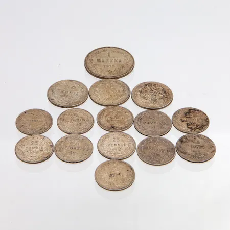 Hopeisiä pennejä, 25-50penniä, sekä 1 markka 1915, 750-916, Paino: 26,4 g