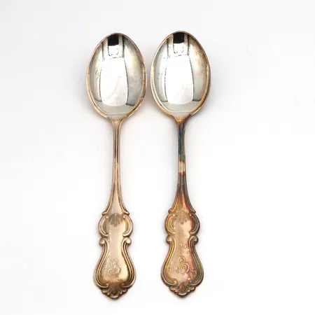 Kaksi ruokalusikkaa, Romanttiikka, kaiverrettu, pituus 180mm, 830,  Paino: 94,4 g