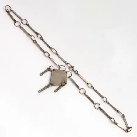 Kaulakoru, pituus 46,5cm, 1 lennki metallia, 800br,  Paino: 20,6 g