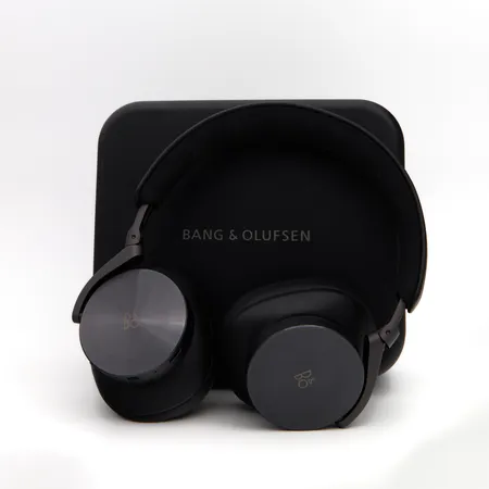 Vastamelukuulokkeet Bang & Olufsen H95, 3.5mm piuha , 1 usb-piuha, kotelo 