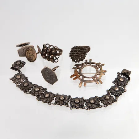 Hopeakoruja, osa viallisia, kaiverrettuja,  830-925,  Paino: 52,1 g
