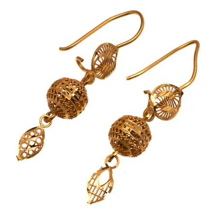 Korvakorut, pituus 42mm, toinen korvakoru vääntynyt, 875, Paino: 3,1 g