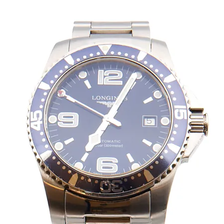 Teräsrannekello Longines Hydro Conquest, automaatti, ref. L3.642.4, sr. 399980222, taulun Ø 42mm, kellon kehässä ja rannekkeessa käytön jälkiä, rannekkeen pituus 180mm, yksi lisäpala ja laatikko.