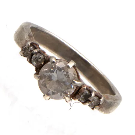 Kivisormus, koko 17, 925br,   Paino: 2,9 g