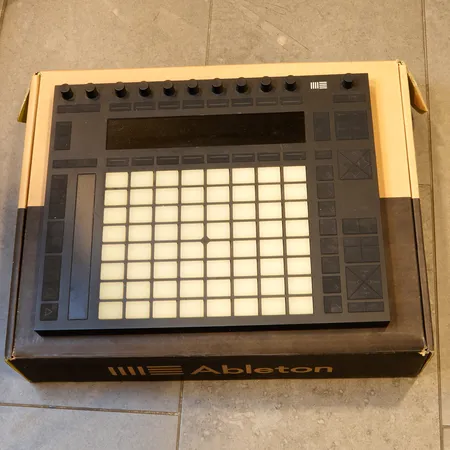 Ableton Push 2 DAW-ohjain Ableton Live -ohjelmistolle, virtalähde, USB-piuha