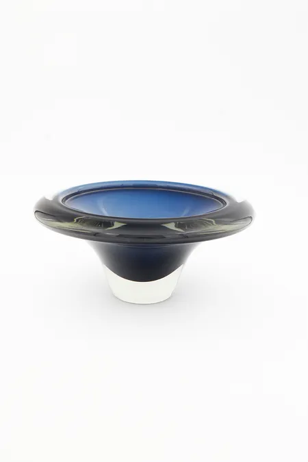 Maljakko Nuutajärvi, design Jaakko Niemi, Signeeraus, J. Niemi, Nuutajärvi, leveys 25cm, korkeus10 cm