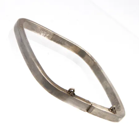Rannerengas, lukko viallinen, varmuusketju puuttuu, mitat 66x58mm, 925,  Paino: 9,9 g