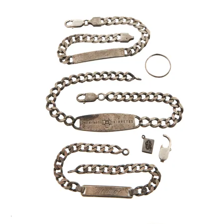 Viallisia koruja, 830-925, Paino: 61,5 g