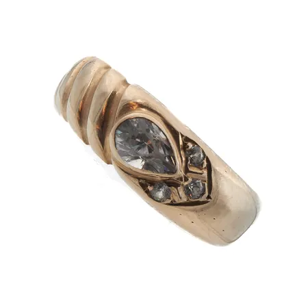 Kivisormus, koko 17¾, 585br, Paino: 3,2 g