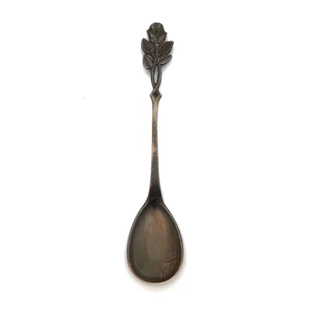 Jälkiruokalusikka, kaiverrettu, Ruusu, pituus 137mm, 813, Paino: 13,9 g