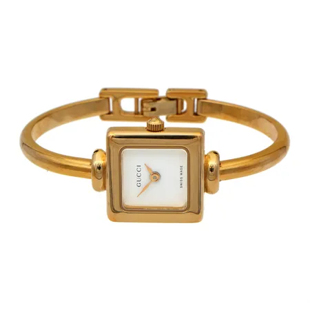 Teräsrannekello Gucci, quartz, paristo tyhjä, rungon mitat 19mm x 19mm, rannekkeen pituus 145mm, ref. 1900L, vähäisiä käytön jälkiä