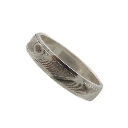 Kuvioitu sormus, koko 16½, Kultajousi, 925br Paino: 2,8 g