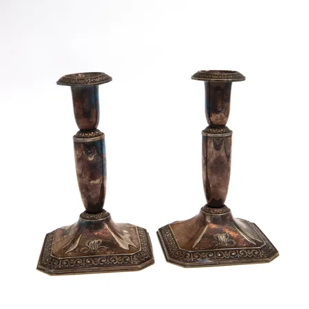 Vialliset kynttilänjalat, kaiverrettu, korkeus 140mm, 813br,  Paino: 324,5 g