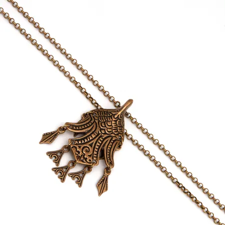 Kaulakoru solkiriipuksella Kalevala, Uhtuan Sotka, ketjun pituus 85cm, riipuksen korkeus 95mm, pronssia