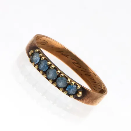 Kivisormus, kaiverrettu, koko 19, 585br,  Paino: 1,8 g