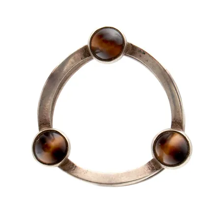 Tiikerinsilmä-riipus, Elis Kauppi, Ø 23mm, Kupittaan Kulta, 813br, Paino: 2,9 g