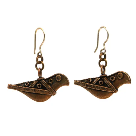 Korvakorut Kalevala, Hattulan lintu, korkeus 35mm, pronssia