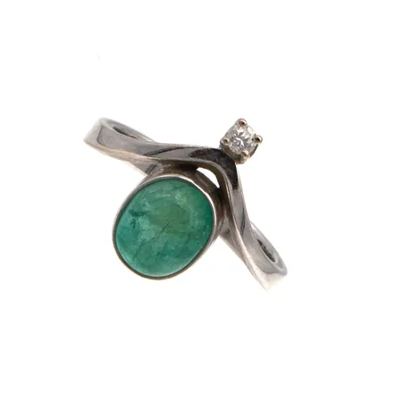 Kivisormus timantilla 1xn.0.02ct, koko 15½, 750br valkokulta,  Paino: 3,7 g