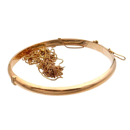 Viallisia kultakoruja, 585,  Paino: 13,8 g