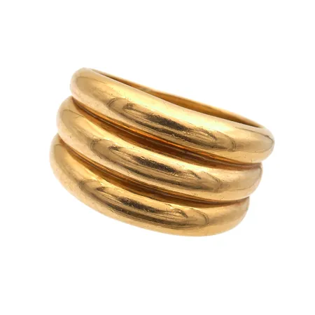 Sormus, koko 18½, tekijänleima AT (Tillander Oy Ab), vuodelta 1988, rungossa pientä vääntymää, 750, Paino: 10,5 g