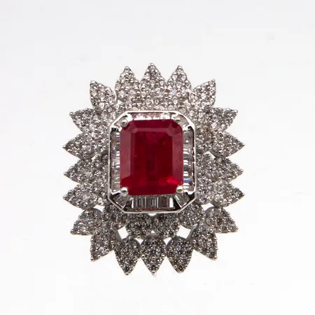 Kivisormus, koko 16¼, 750br valkokulta,  Paino: 10,4 g