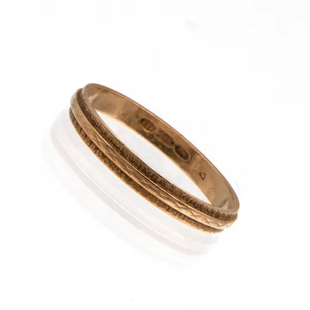 Kuvioitu sormus, koko 18½,  Paino: 1,9 g