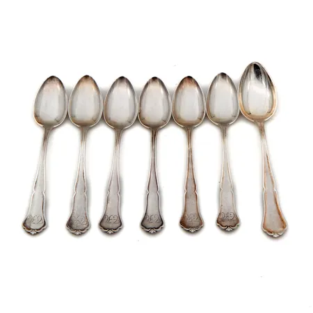 Seitsämän kahvilusikkaa, kaiverrettu, Chippendale, pituudet 117-125mm, 813, Paino: 93,5 g