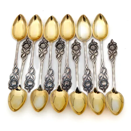 12 kahvilusikkaa, puolet kaiverrettu, Ruusu, pituus 117mm, 830, Paino: 142,5 g