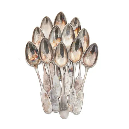 12 kahvilusikkaa, pituus 125mm, kaiverrettuja, 813, Paino: 142,3 g