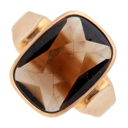 Kivisormus, kivessä pientä kulumaa, kaiverrettu, koko 21, Korutuote Oy, 585br, Paino: 6,7 g