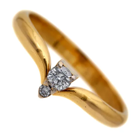 Timanttisormus 1xn.0.12ct 1xn.0.03ct, koko 18¾, tekijänleima AT, 750, Paino: 3,7 g