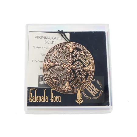 Rintaneula, Viikinkiaikainen solki, Kalevala Koru, Ø 49mm, pronssia