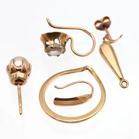 Kultakoruja, osa viallisia, 585br, Paino: 3,3 g