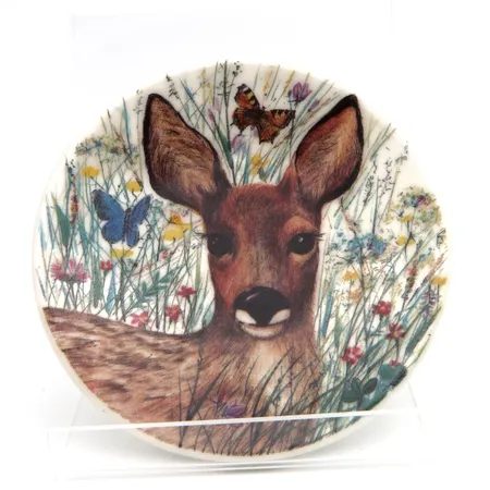 Seinälautanen Arabia Fauna, Peura, design Tuula Lappalainen, Ø 120mm