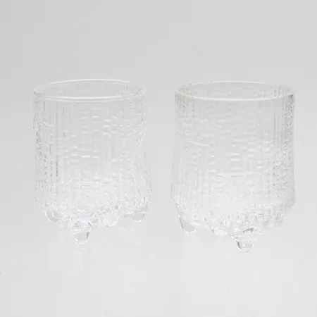 Kaksi snapsilasia, Iittala, Ultima Thule, design Tapio Wirkkala, korkeus 55mm