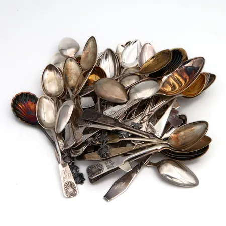 Pöytähopeaa, kaiverrettuja, 813, Paino: 797,8 g